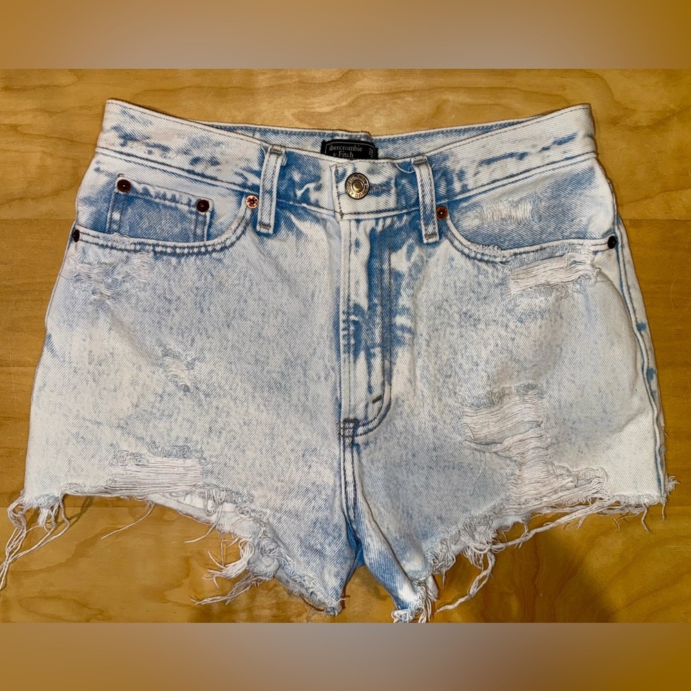 Abercrombie & Fitch Annie High Rise Shorts in Light Wash